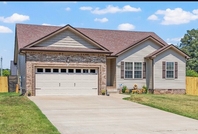 Primary Photo - 206 Azalea Dr