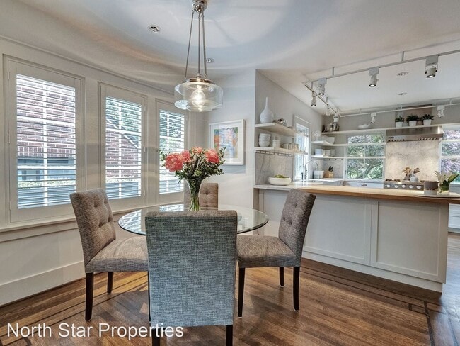 Building Photo - 3 br, 3 bath House - 2650 SW Montgomery Dr