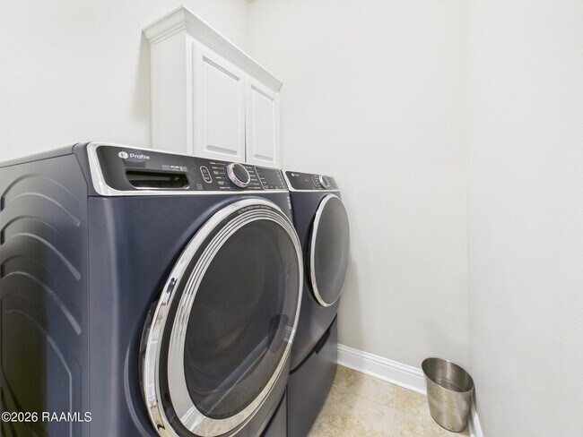 Building Photo - 100 Lacebark Dr