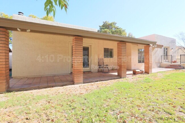 Building Photo - 951 E Leeward Ln