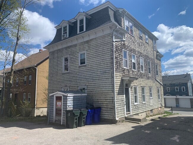 Building Photo - 549 4th St