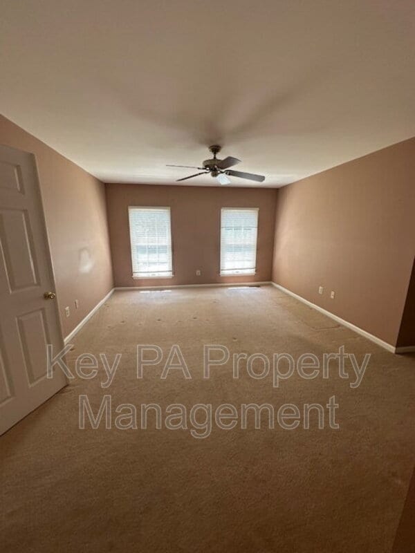 Building Photo - 16 Brookhollow Dr