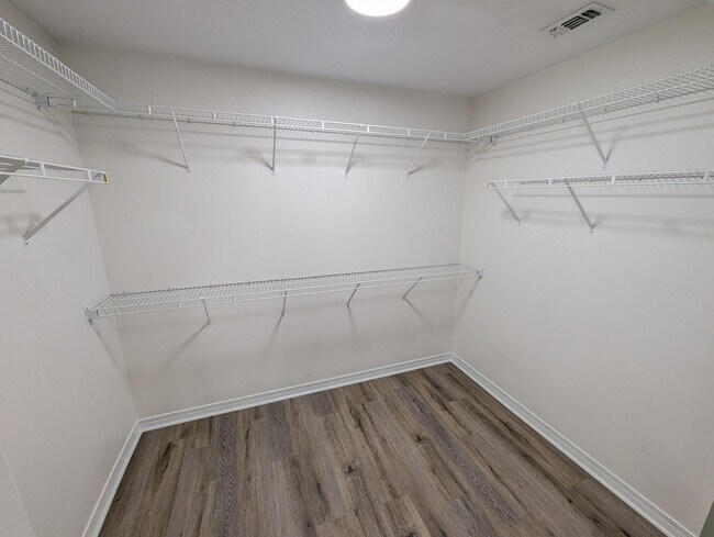 Building Photo - 509 Rush Park Cir