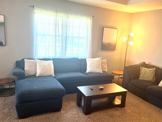 Building Photo - 390 Brook Ave