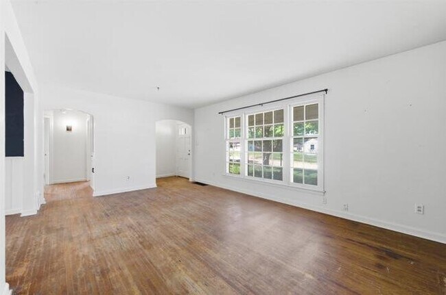 Building Photo - 1681 Kenmar St