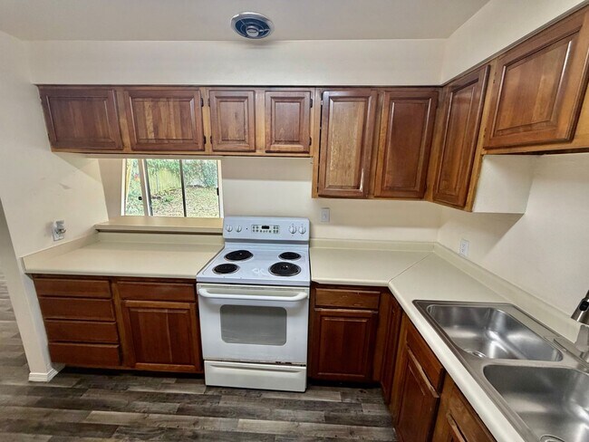Building Photo - Kenton 3BR/2BA Single-Level Home | Private Yard, W/D Included & Off-Street Parking