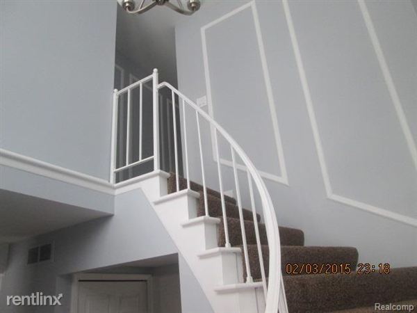 Building Photo - 37596 Charter Oaks Blvd