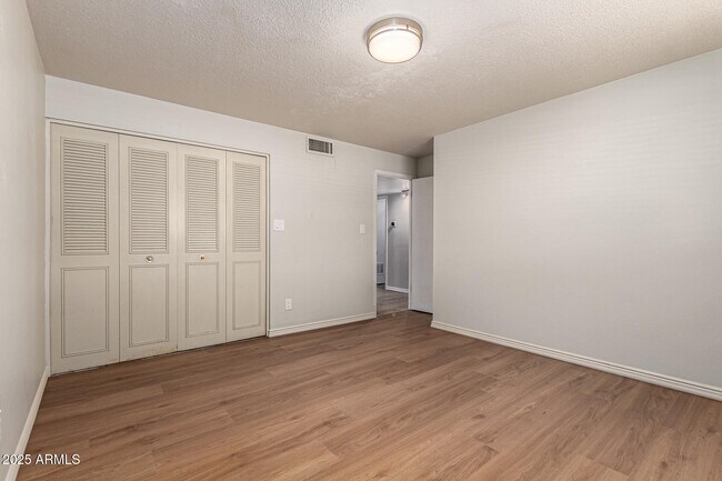 Building Photo - 8307 E Buena Terra Way