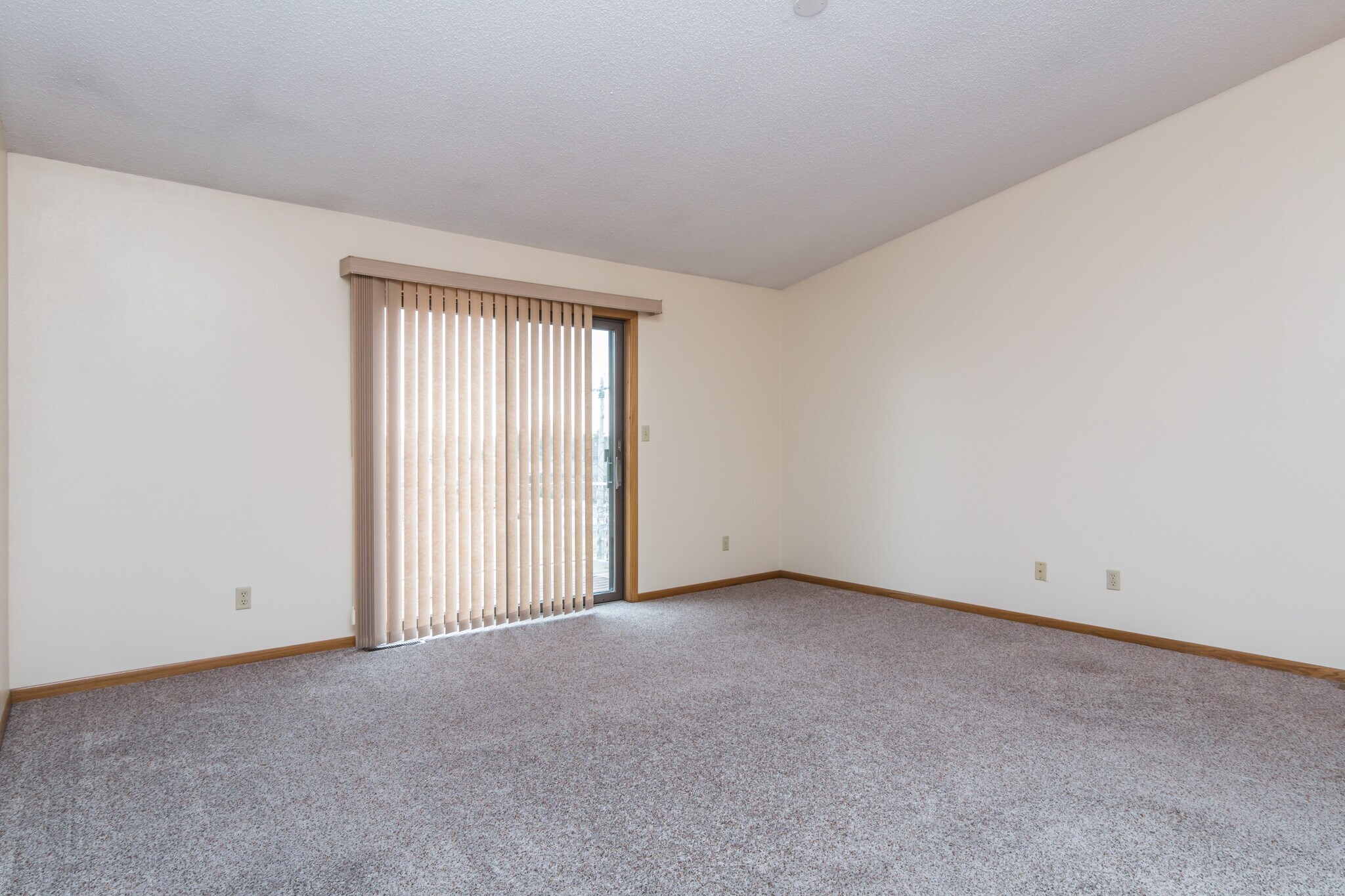 Building Photo - 2021 N Kimball St