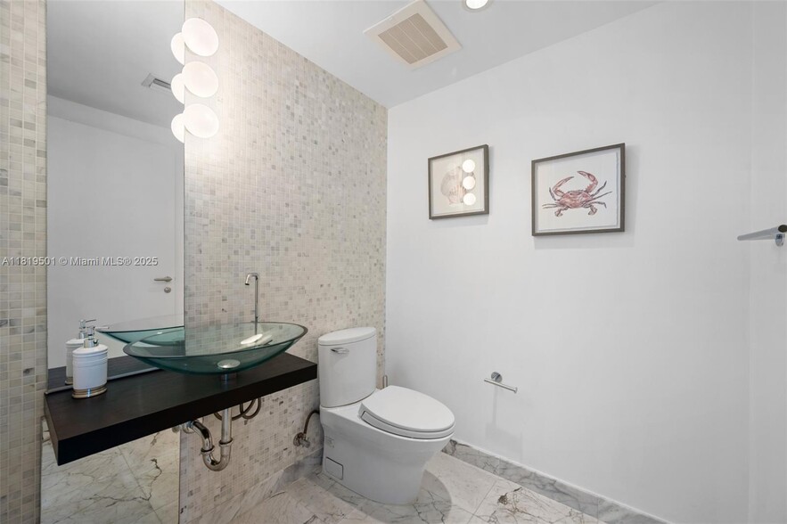Building Photo - 200 Biscayne Boulevard Way