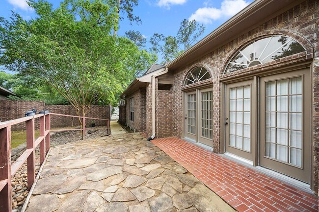 Building Photo - 4215 Valley Glade Dr