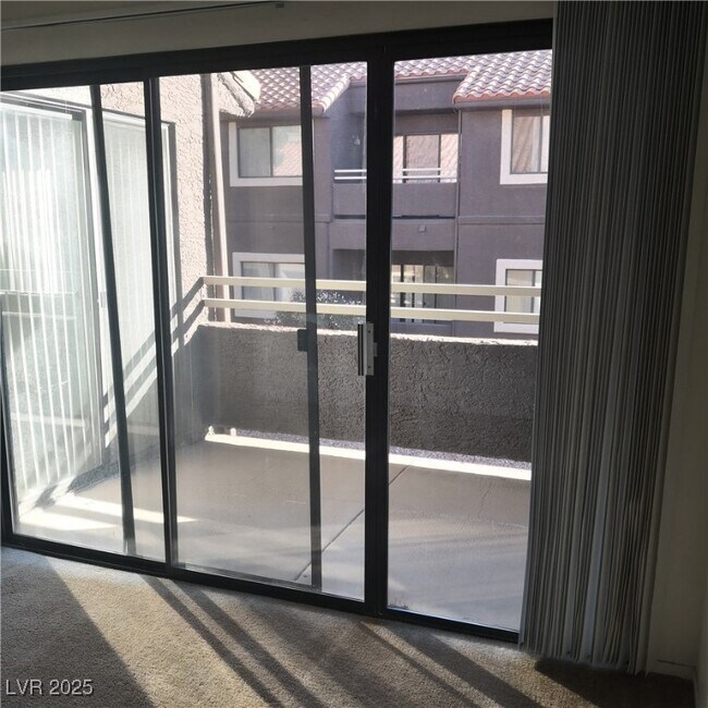 Building Photo - 5026 S Rainbow Blvd