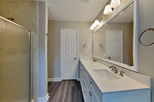 Building Photo - 18811 Sandia Pines Dr