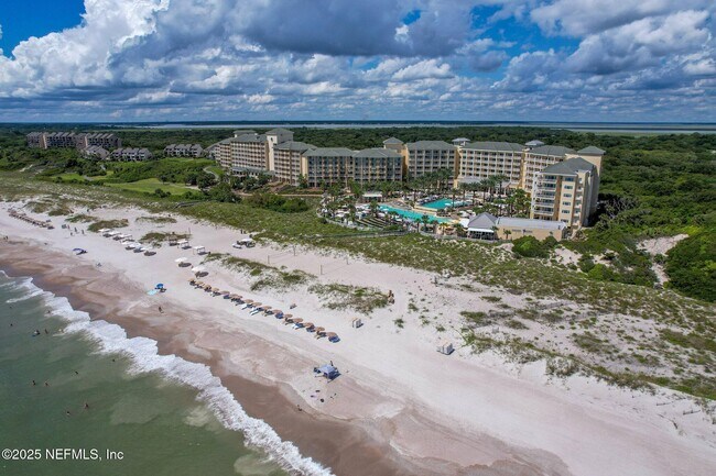 Building Photo - 426 Beachside Pl