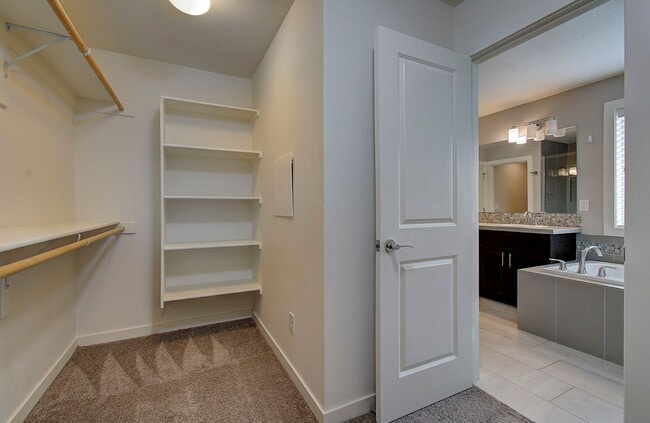 Building Photo - STUNNING CAMAS NORTH HILLS 4 BR, 3.5 BATH HOME~ CAMAS SCHOOLS~ PET FRIENDLY!