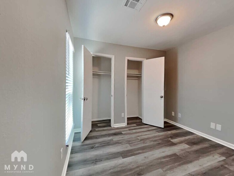 Building Photo - 7210 W Krall St