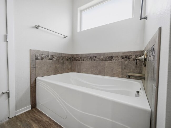 Building Photo - Spacious Unfurnished Home in Liberty Lake | Modern Living in a Prime Location
