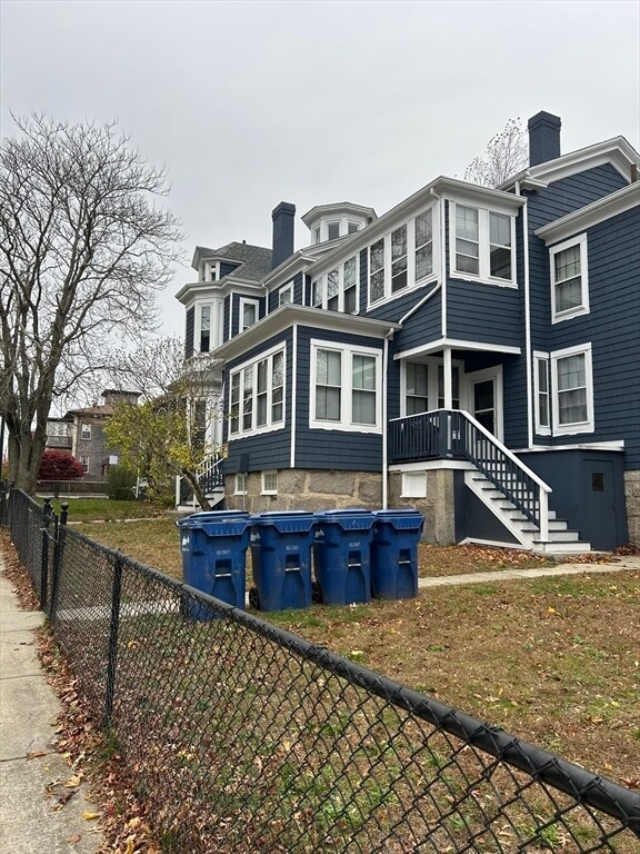 Building Photo - 542 County St