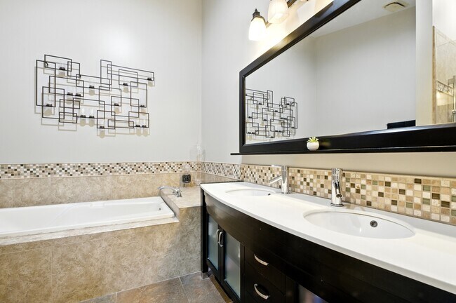 Building Photo - 10903 Whiterim Dr