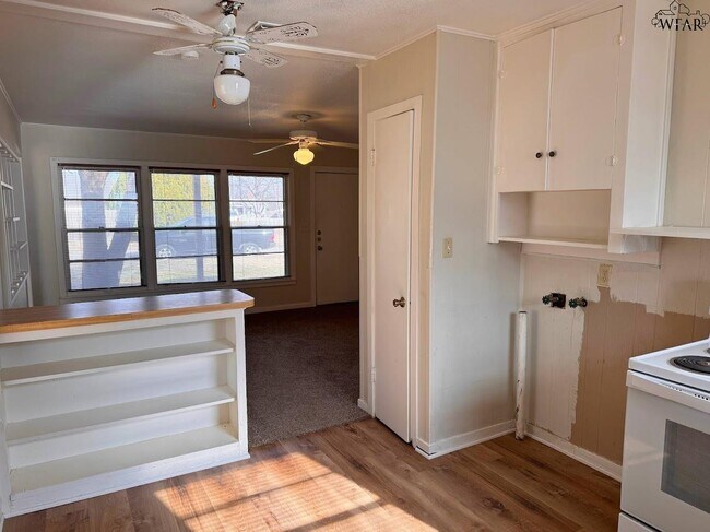 Building Photo - 2907 Moffett Ave