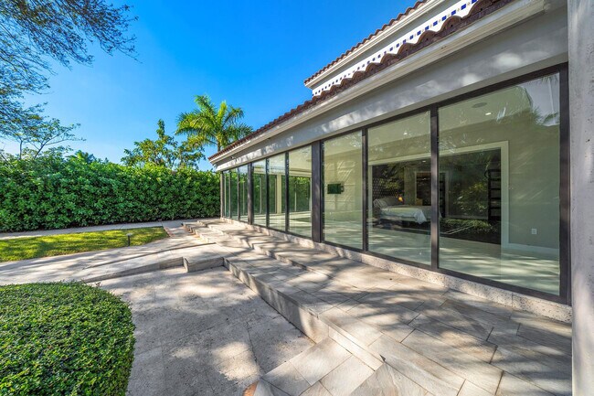 Building Photo - 10270 SW 58th St