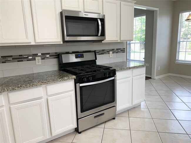 Building Photo - 4411 W Thunderwood Cir