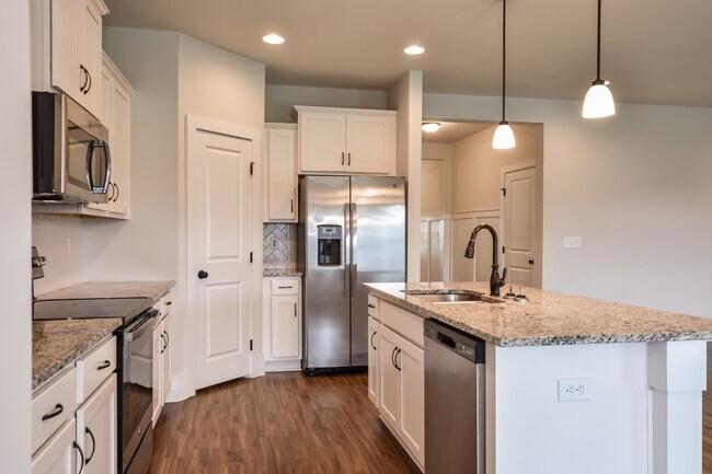 Building Photo - 182 Cherry Laurel Dr