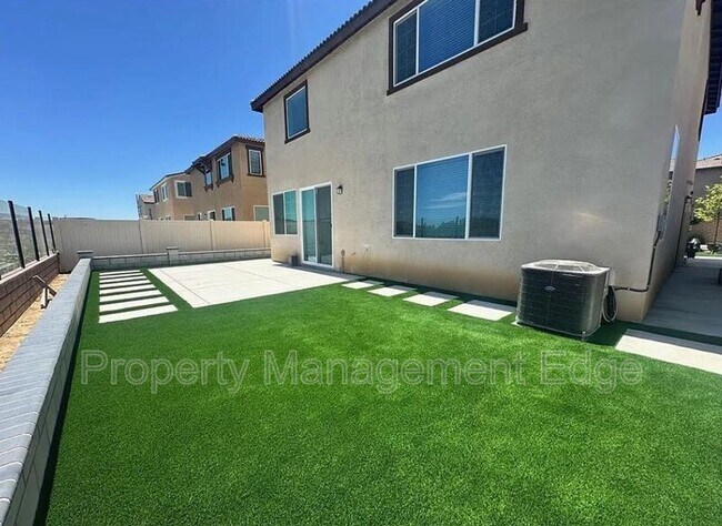 Building Photo - 30460 Arroyo Spgs St