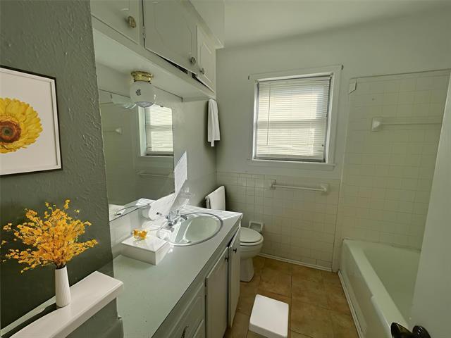 Building Photo - 3112 Eastland Ave