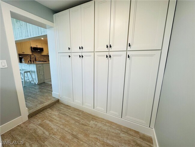 Building Photo - 140 W Pago Pago Dr