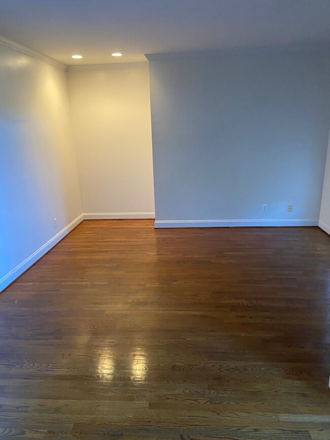 Building Photo - 100 Beacon Hill Pl