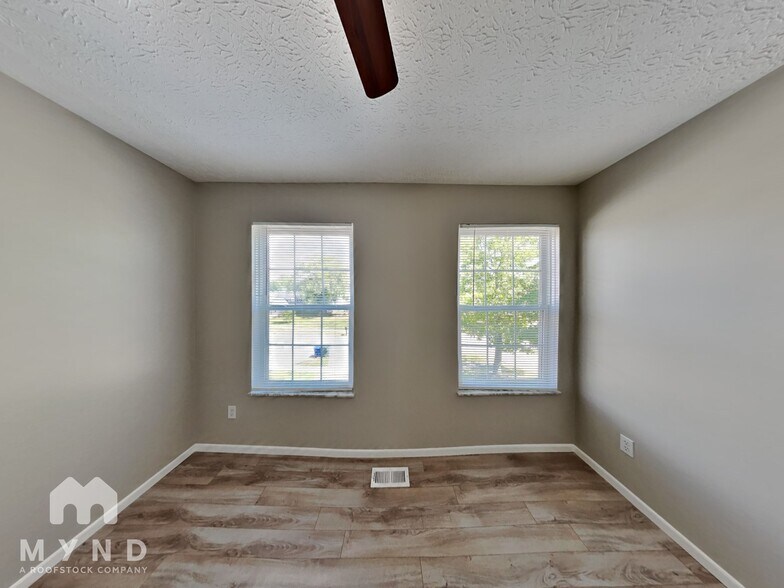 Building Photo - 3019 Old Warson Dr