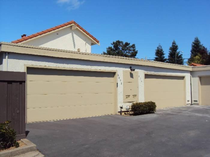 Building Photo - 8071 Park Villa Cir