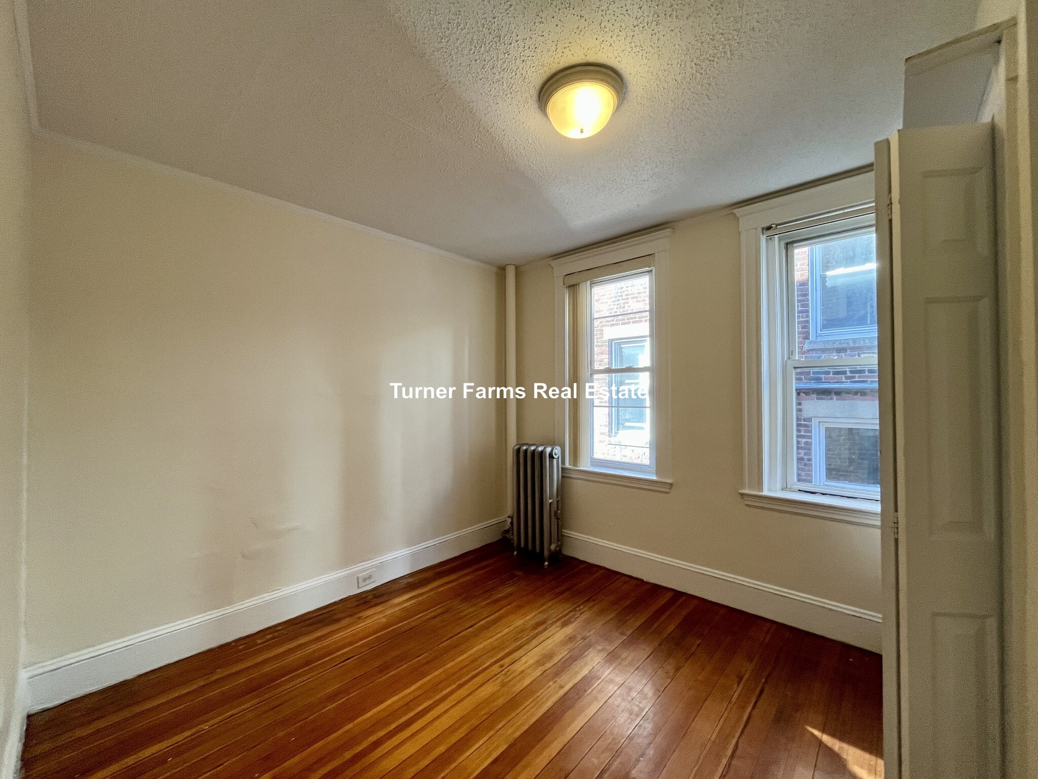 Building Photo - 15 Barrows St