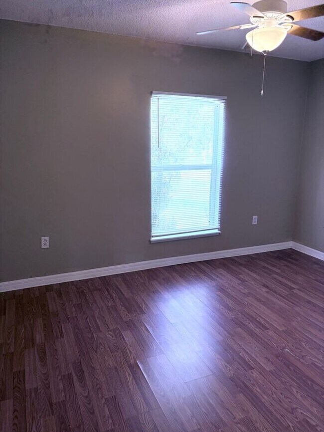 Building Photo - Single Family Home in Poinciana
