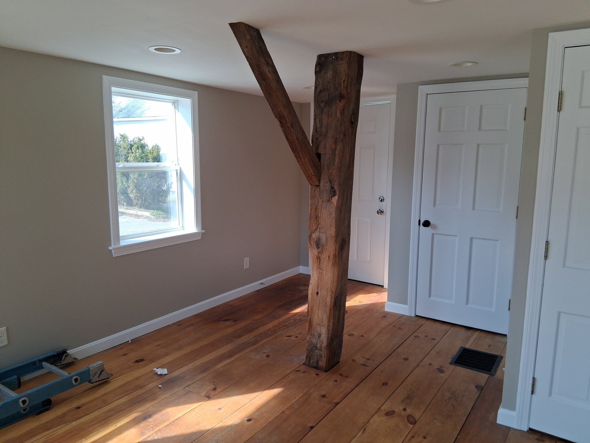 Building Photo - 58 Maple St