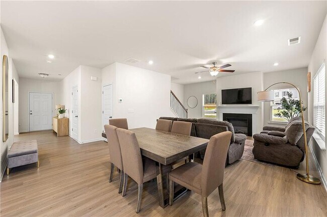 Building Photo - 228 Whitneys Wy