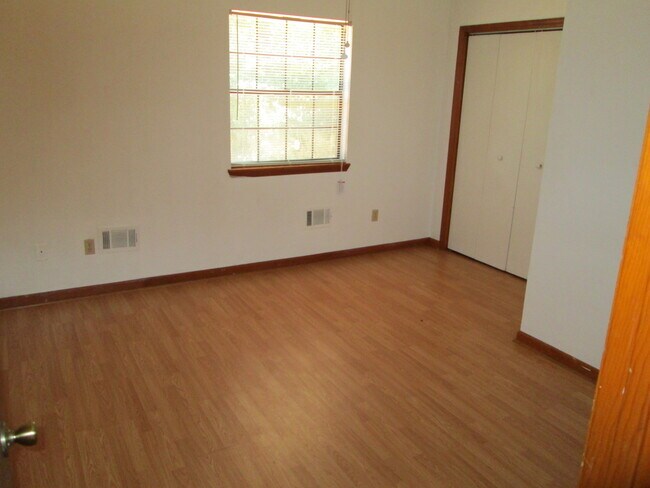 Building Photo - 2333 Hartsfield Way