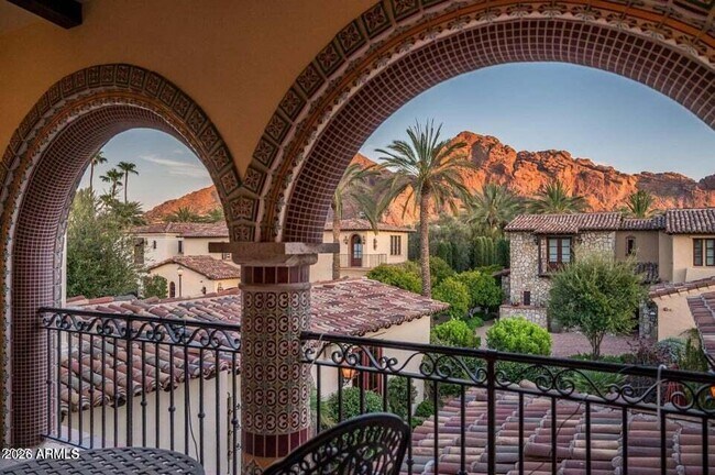 Building Photo - 4949 E Lincoln Dr