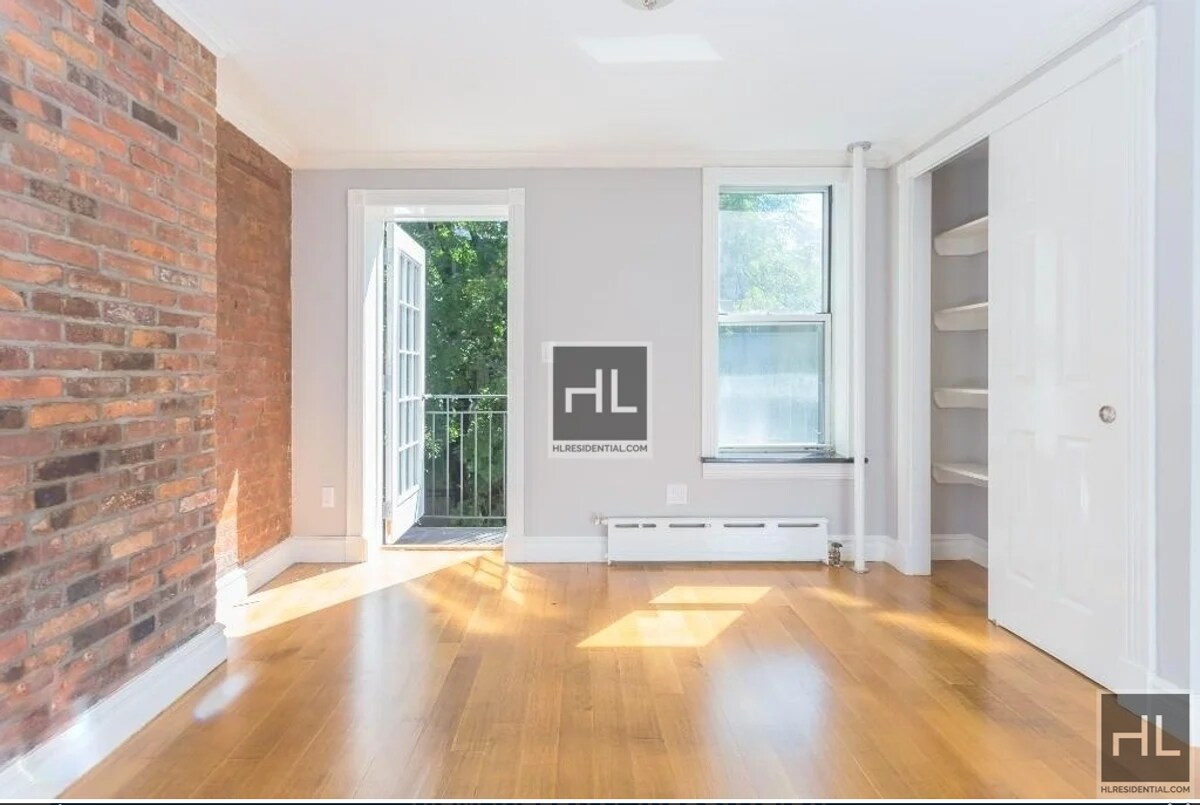 Building Photo - East 7th Street