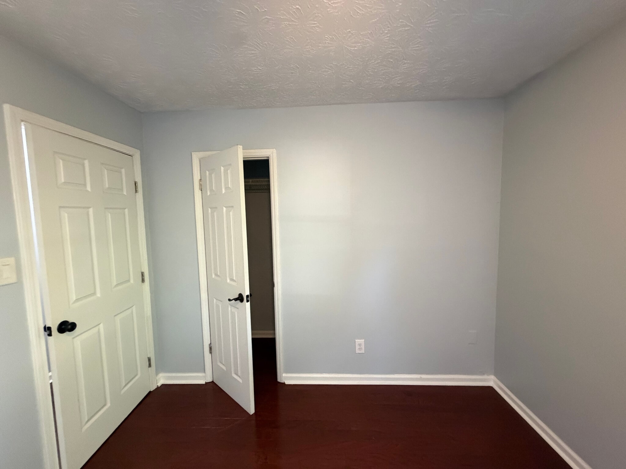 Building Photo - Room in House on Alicia Ct