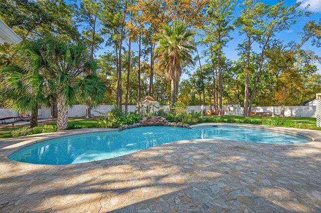 Building Photo - 24 Windermere Ln