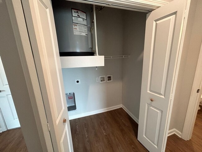 Building Photo - 2136 W 34th St