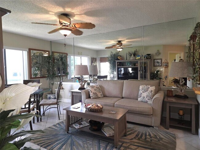 Building Photo - 1515 Pinellas Bayway S