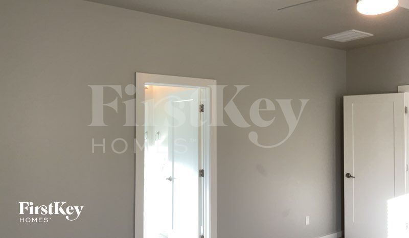 Building Photo - 612 NW 182nd St