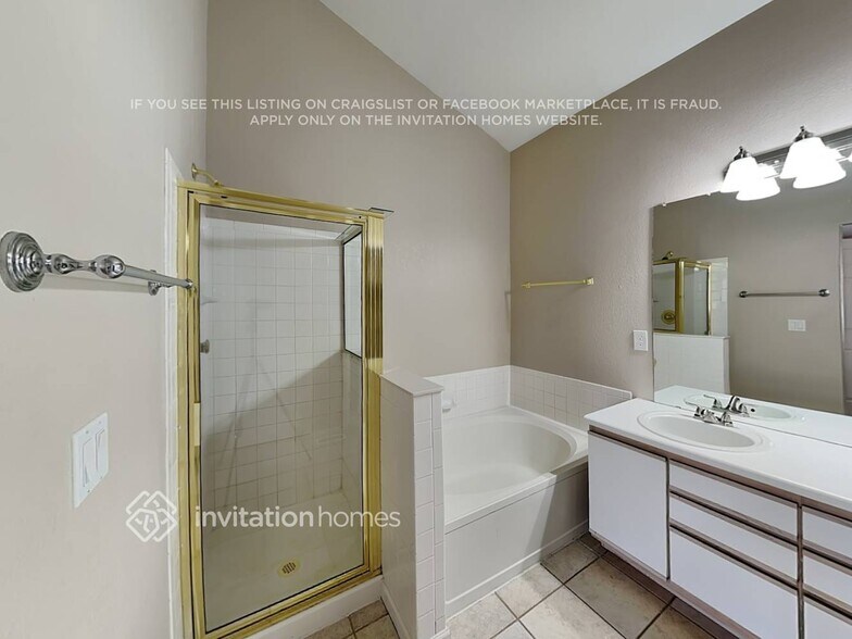 Building Photo - 4861 N Silverlace Dr