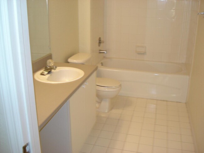 Building Photo - 508 Belmont Pl