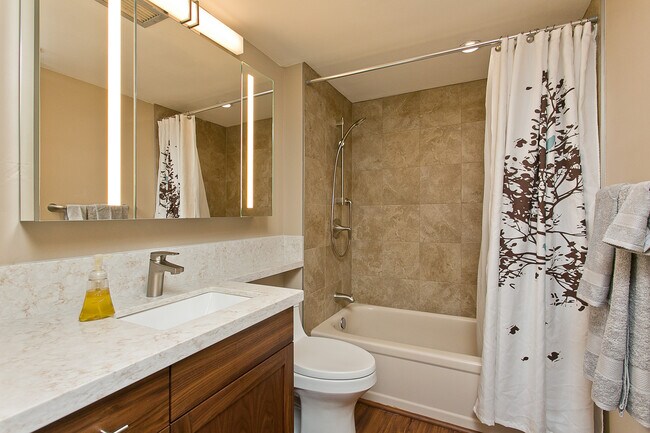 Building Photo - 2101 Nuuanu Ave