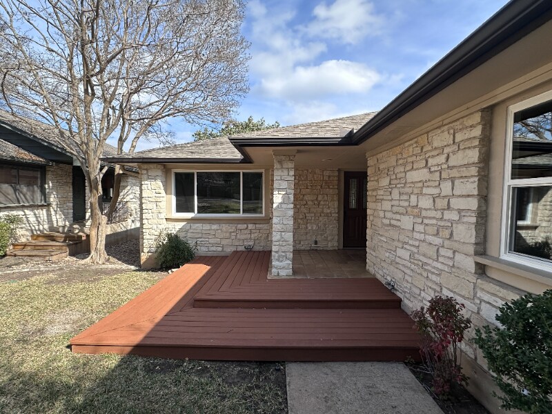 Building Photo - 1109 Lohmans Crossing Rd