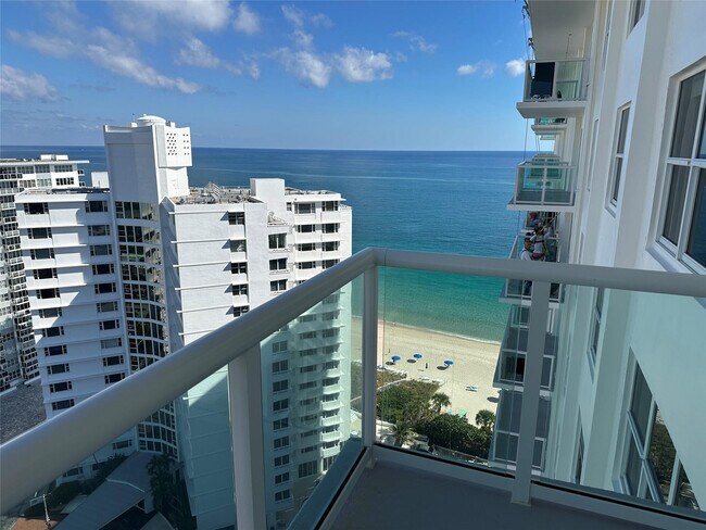 Building Photo - 3550 Galt Ocean Dr